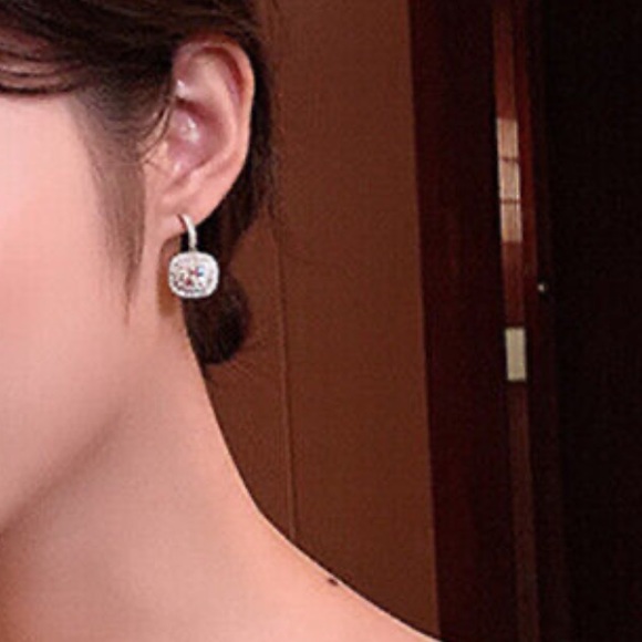 NWT STERLING SILVER DIAMOND EARRINGS - Picture 3 of 3